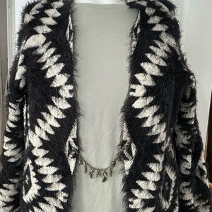 Chelsea & Theodore Black and Cream Geometric Cardigan jacket large